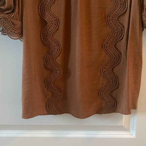 Express Brown Shirt w Detailing Throughout Size Medium - Picture 4 of 13